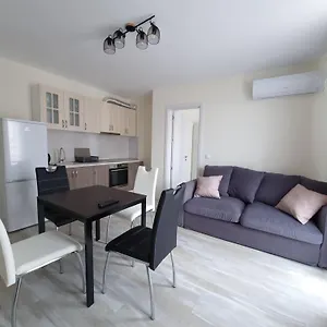 Apartamento жилищна сграда орех, Varna