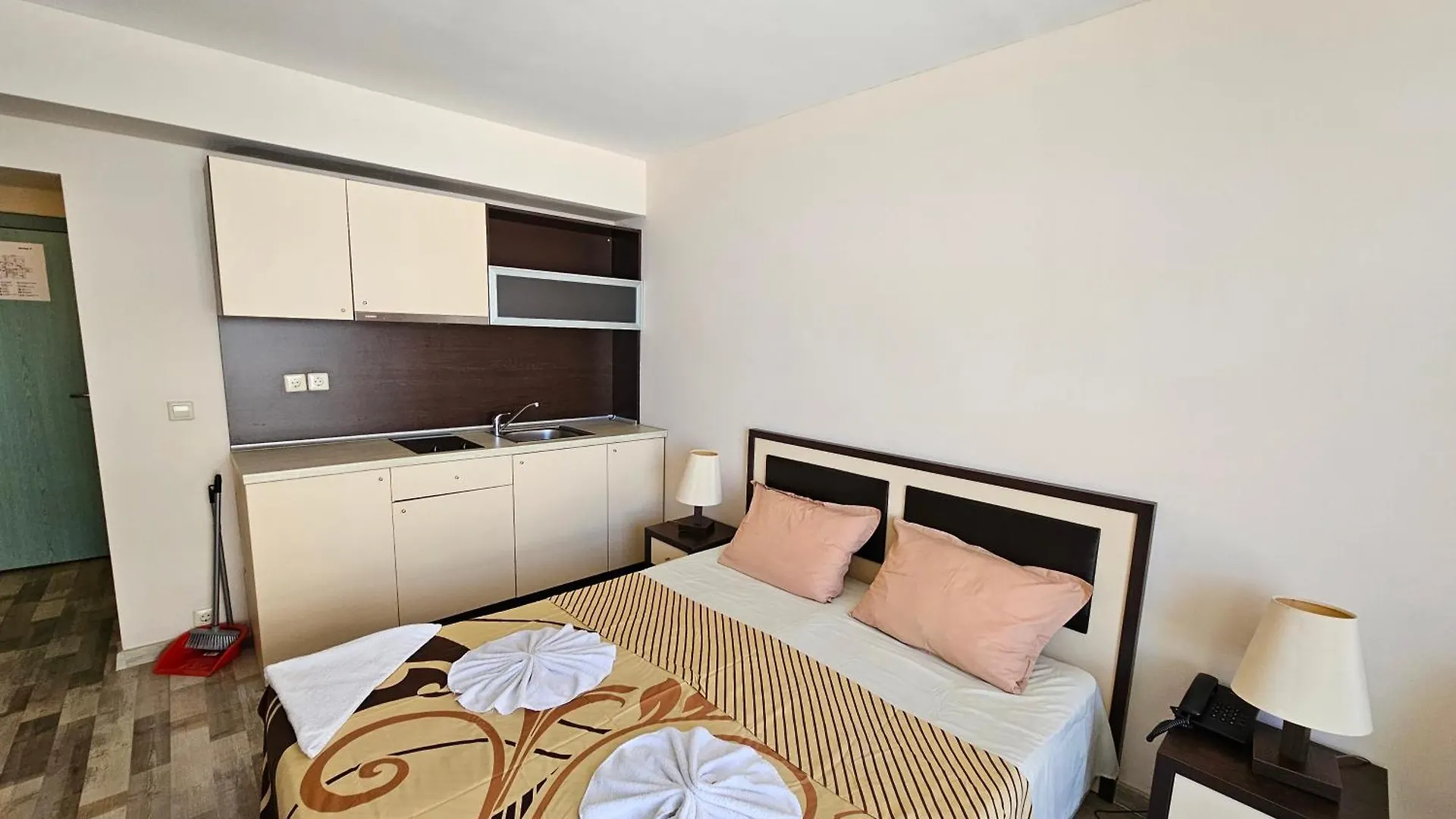Europroperties Berlin Beach Apartments Varna 0*,